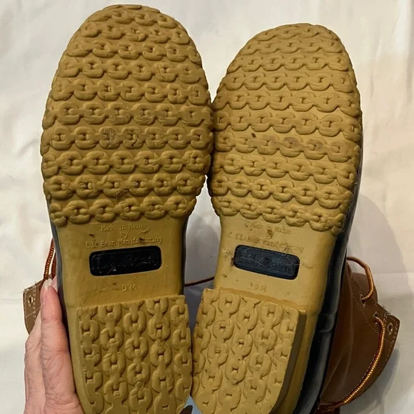 L.L. Bean navy blue bean boots - Picture 5 of 8